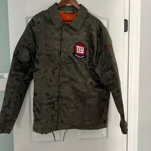 New York Giants Nike on field apparel wind rain jacket. New without tags size XL